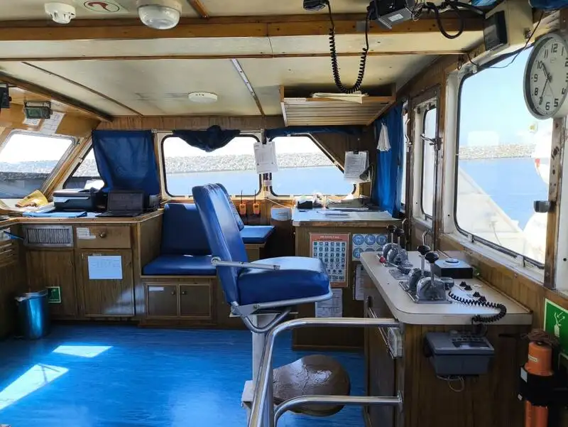 Kapal bekalan untuk dijual
