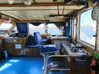 Kapal bekalan untuk dijual