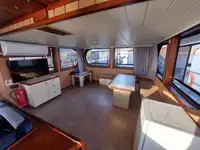 Kapal kerja untuk dijual
