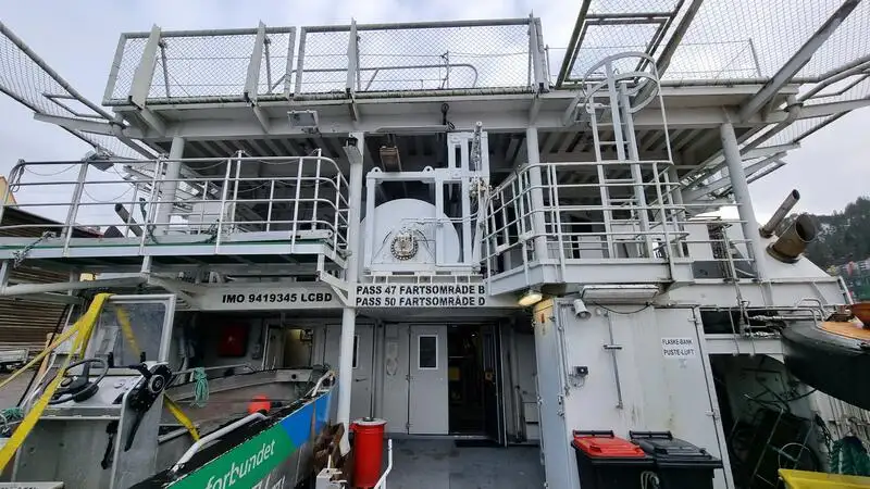Kapal pelayaran untuk dijual