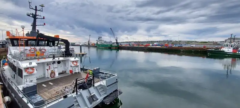 Kapal layar untuk dijual