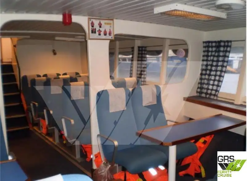 Kapal feri untuk dijual