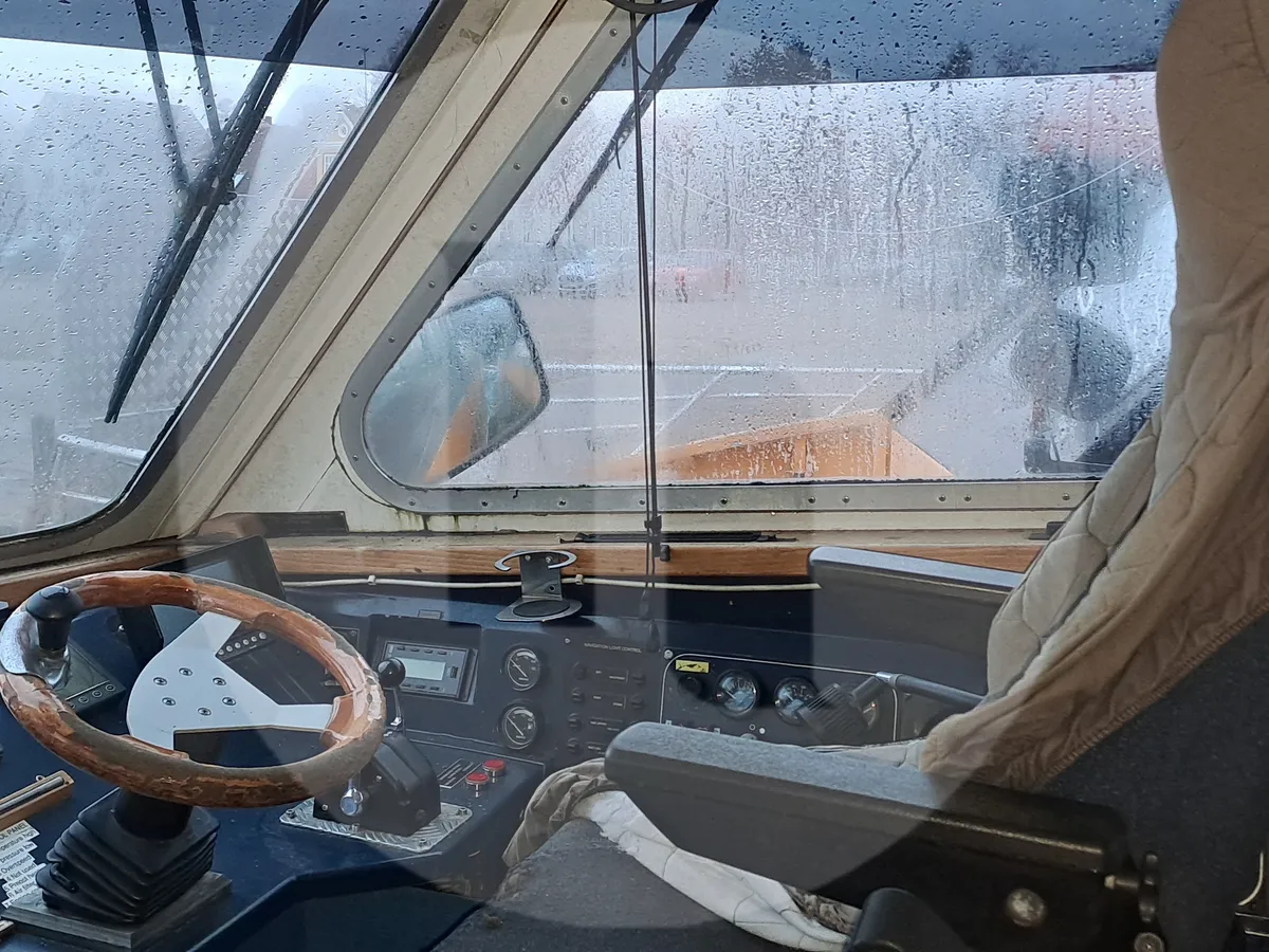 Kapal feri untuk dijual