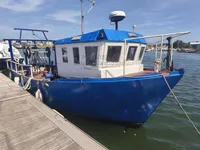 Kapal memancing untuk dijual