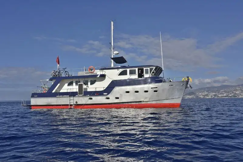 Kapal tunda untuk dijual