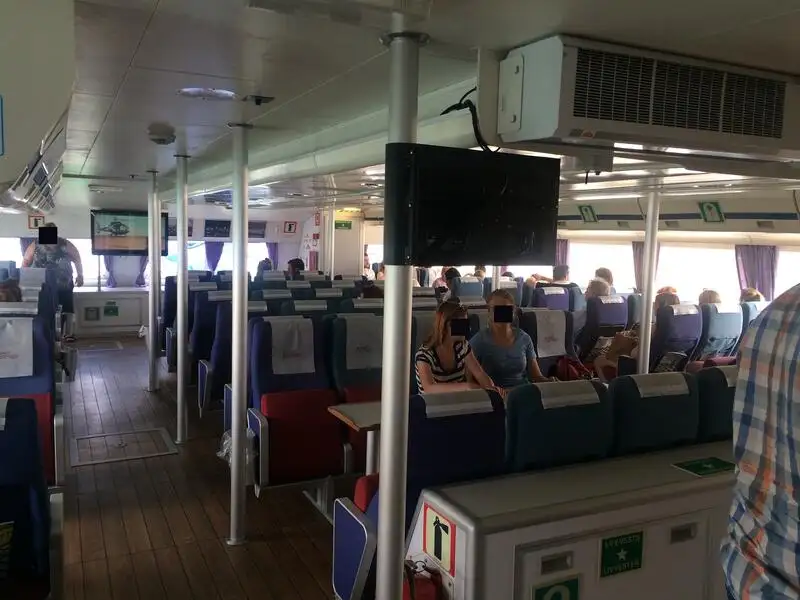 Kapal pelayaran untuk dijual