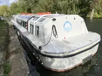 Kapal penumpang untuk dijual