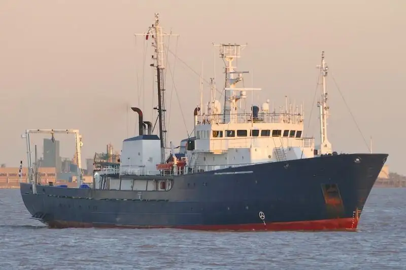 Kapal rondaan untuk dijual