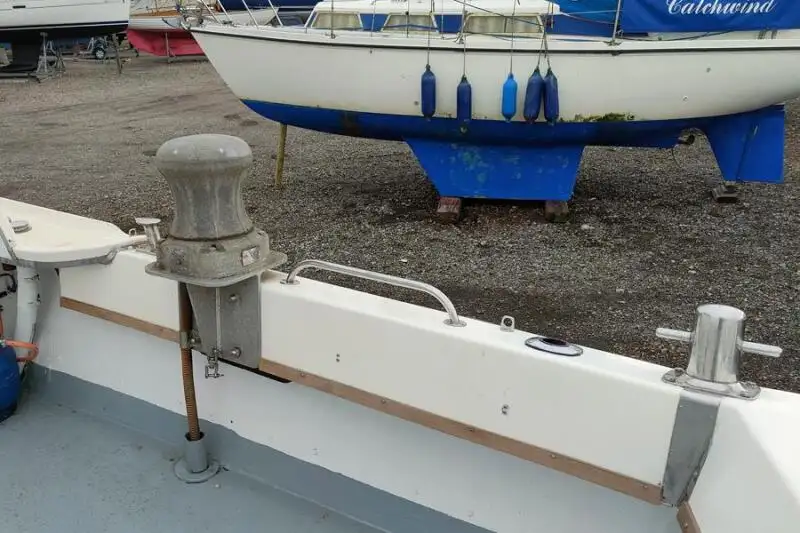 Kapal kerja untuk dijual