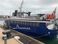 Kapal pelayaran untuk dijual