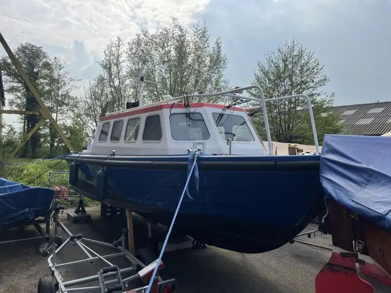 Kapal rondaan untuk dijual