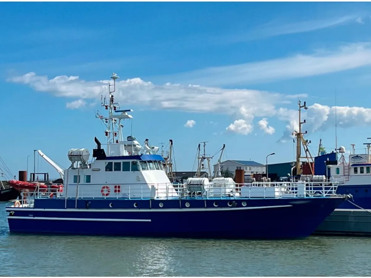 Kapal rondaan untuk dijual