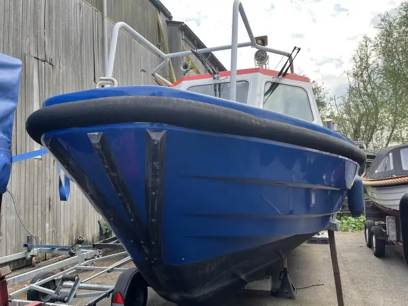 Kapal rondaan untuk dijual