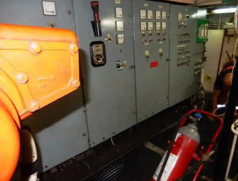 Kapal kerja untuk dijual