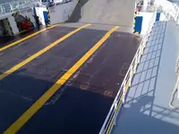 Kapal feri untuk jualan