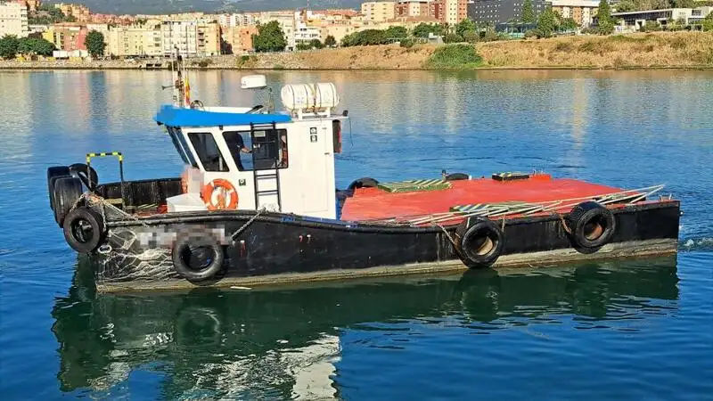 Kapal kerja untuk dijual