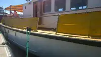Kapal pelayaran untuk dijual