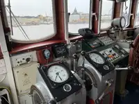 Kapal pelayaran untuk dijual