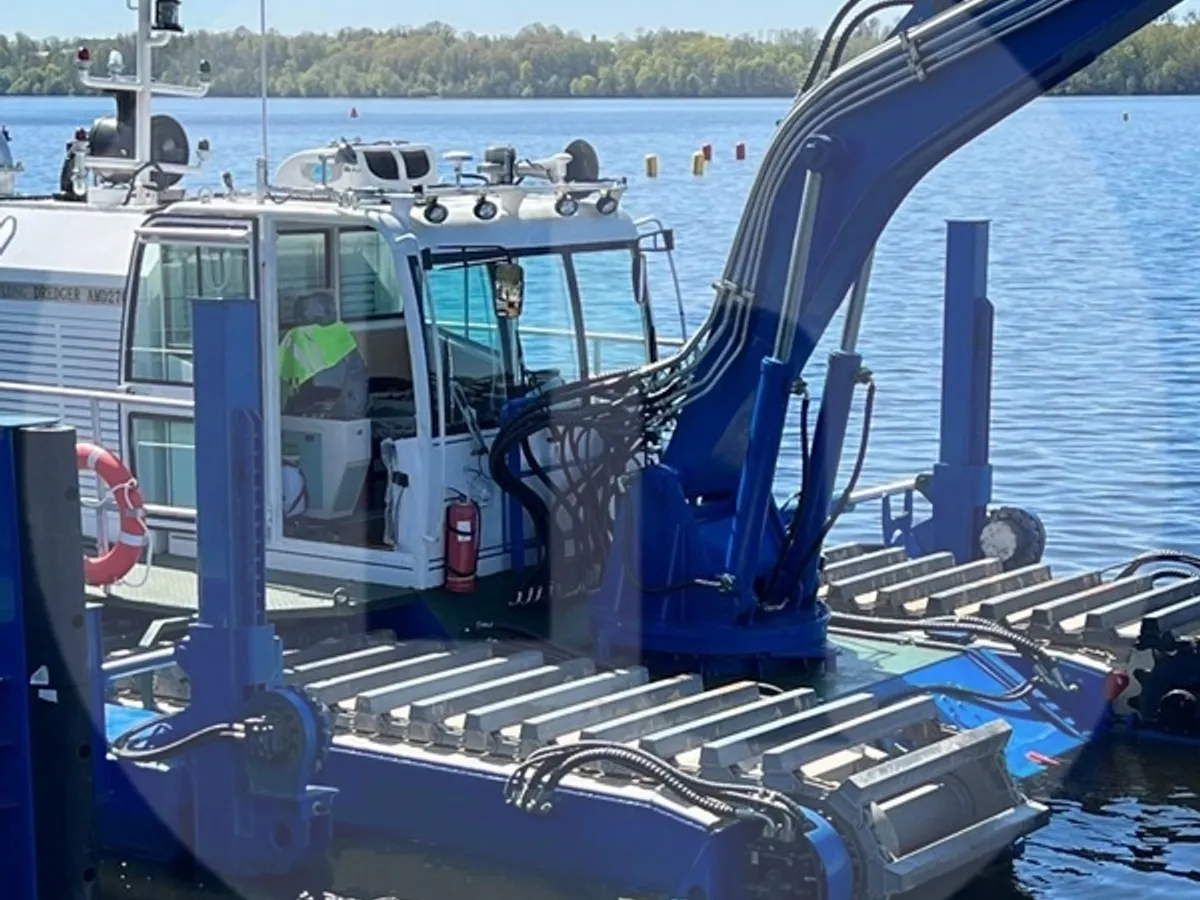 Kapal kerja untuk dijual