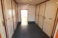 Hotel terapung untuk dijual