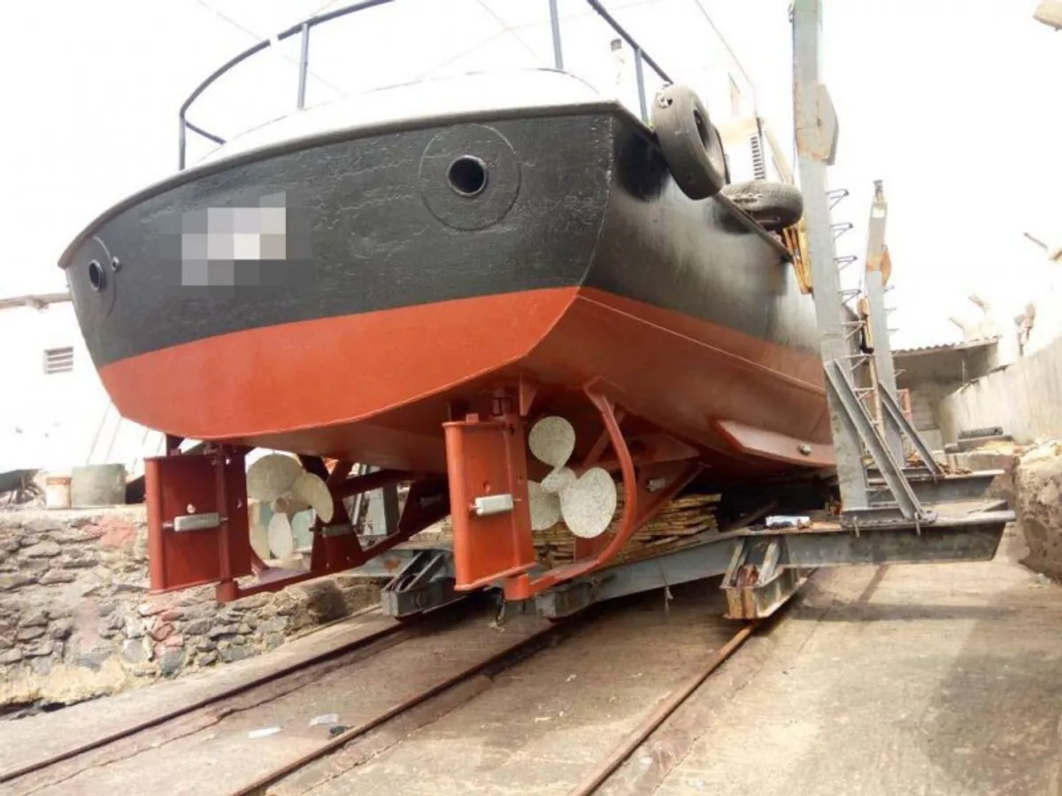Kapal kerja untuk dijual