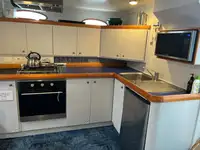 Kapal penyelidik untuk dijual