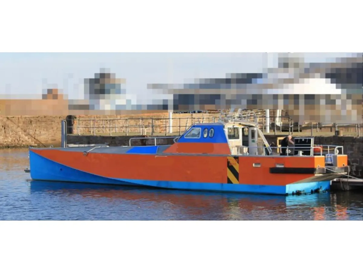 Kapal anak kapal untuk dijual