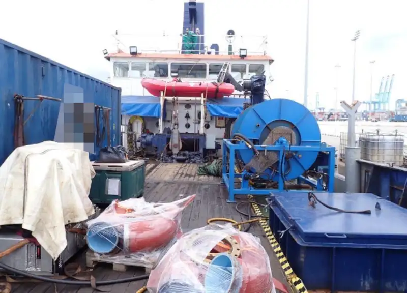 Kapal kerja untuk dijual