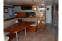 Kapal pelayaran untuk dijual