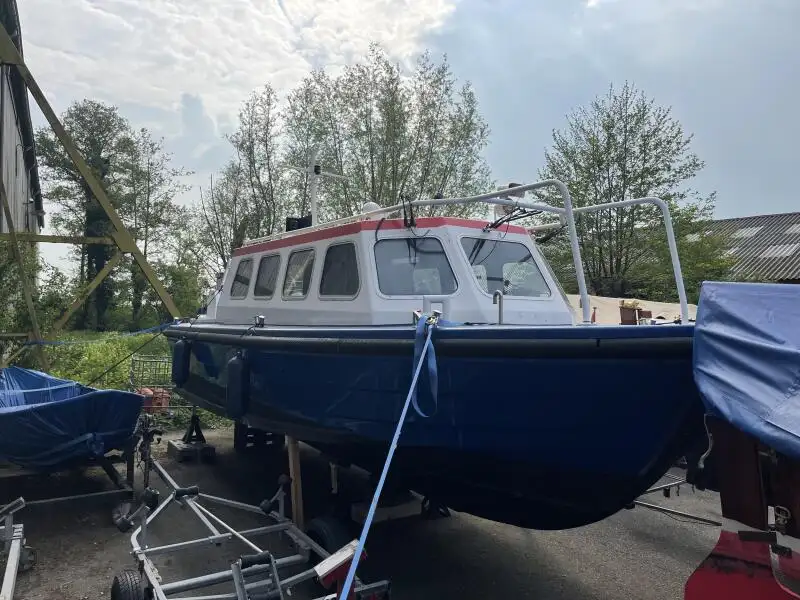 Kapal rondaan untuk dijual
