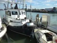 Kapal kerja untuk dijual