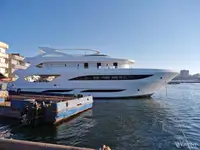 Kapal pelayaran untuk dijual