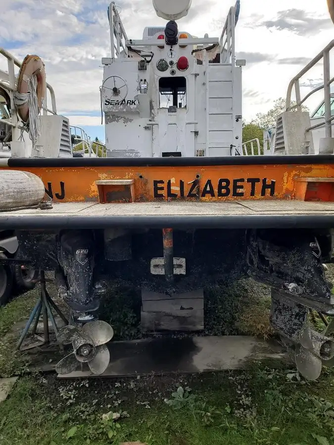 Kapal kerja untuk dijual
