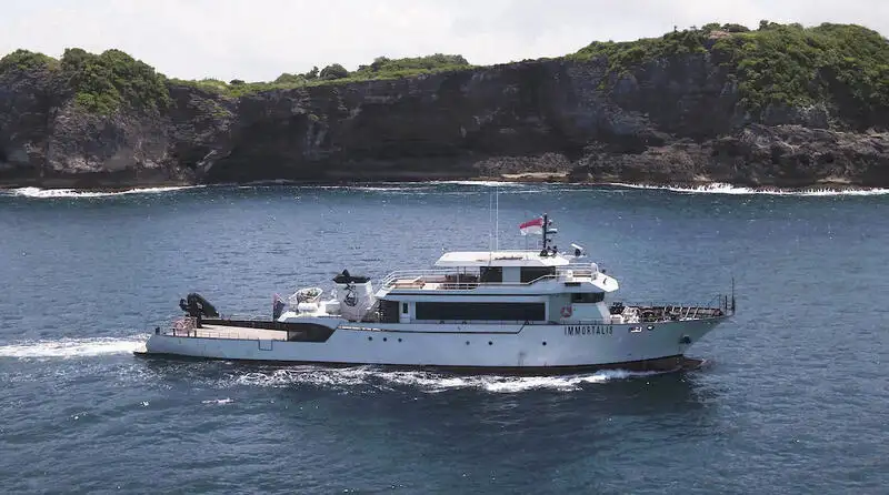 Kapal tinjauan untuk dijual