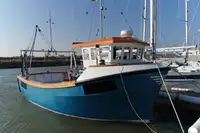 Kapal kerja untuk dijual