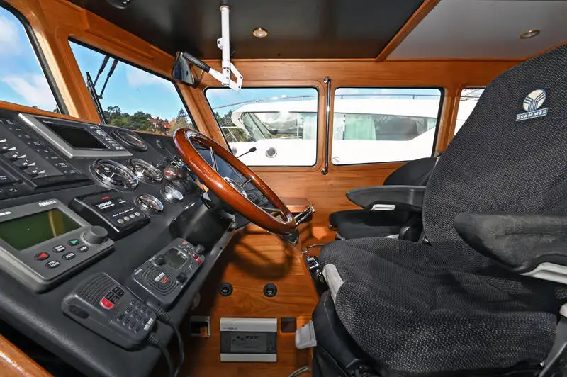 Kapal kerja untuk dijual