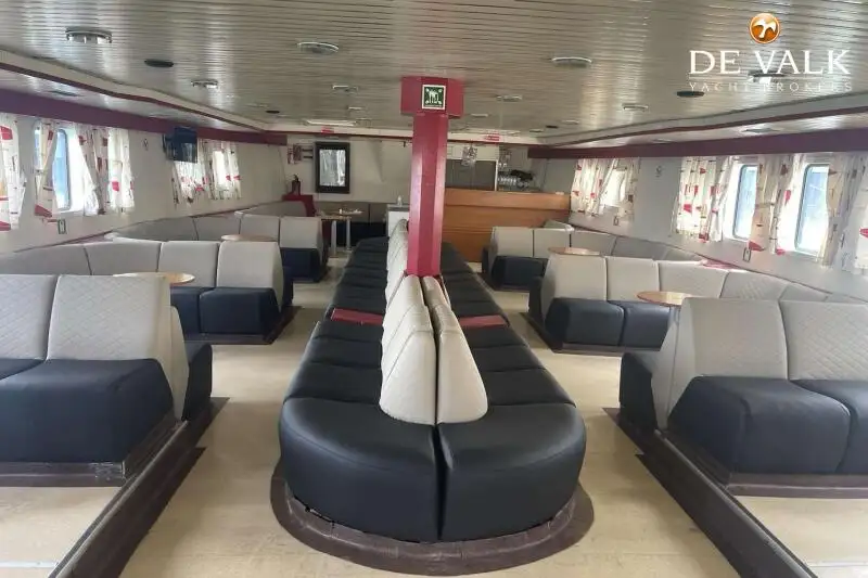 Kapal feri untuk dijual