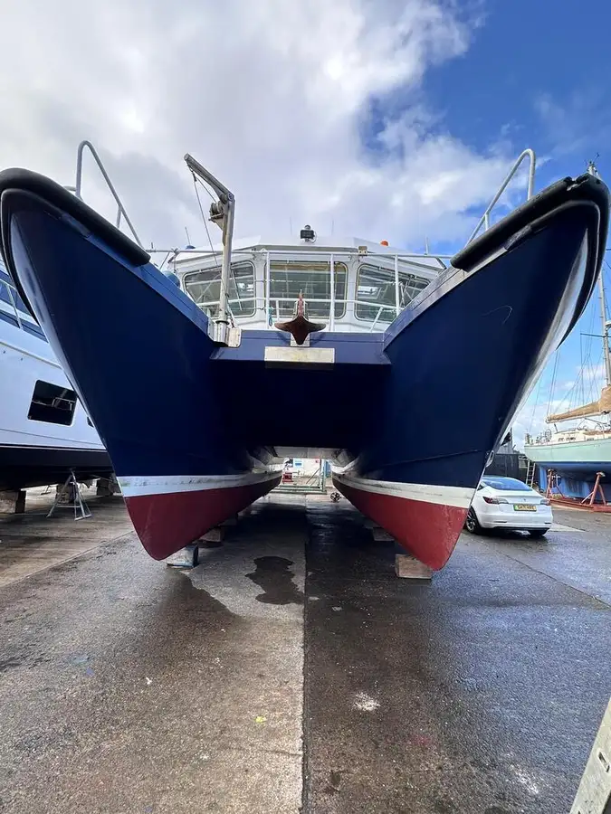 Kapal tinjauan untuk dijual