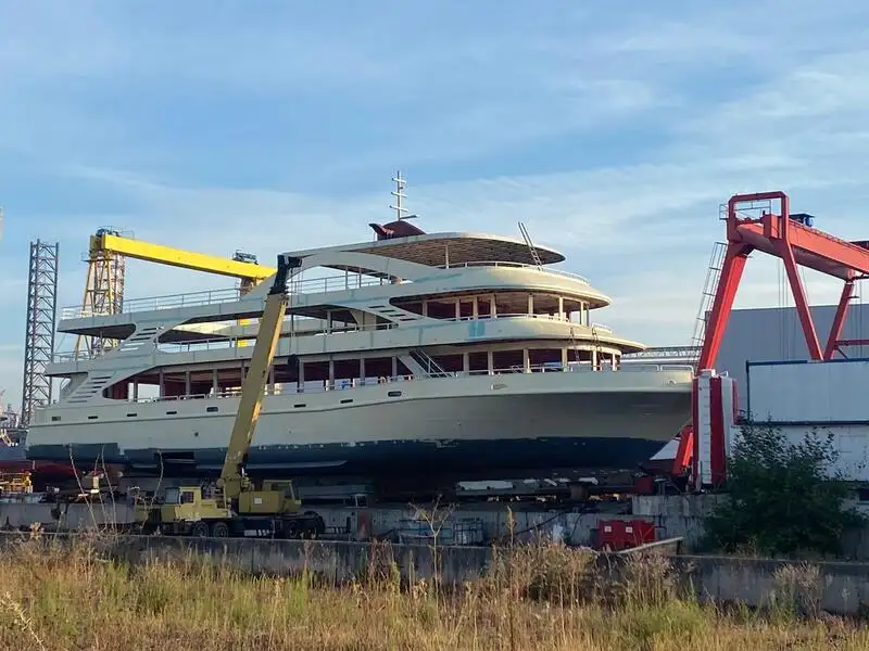 Kapal penumpang untuk dijual