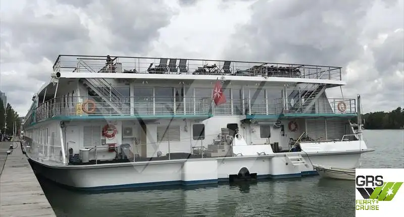 Kapal pelayaran untuk dijual