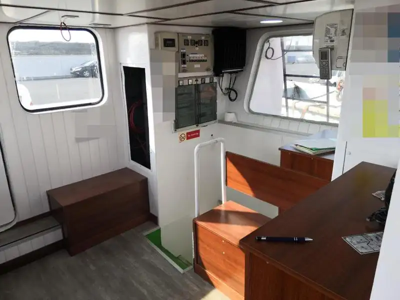 Kapal kerja untuk dijual