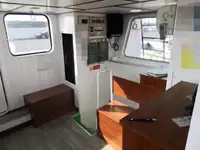 Kapal kerja untuk dijual