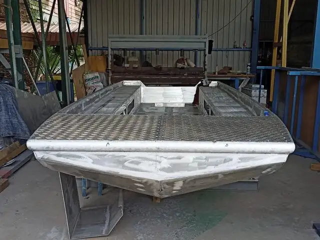 Kapal kerja untuk dijual