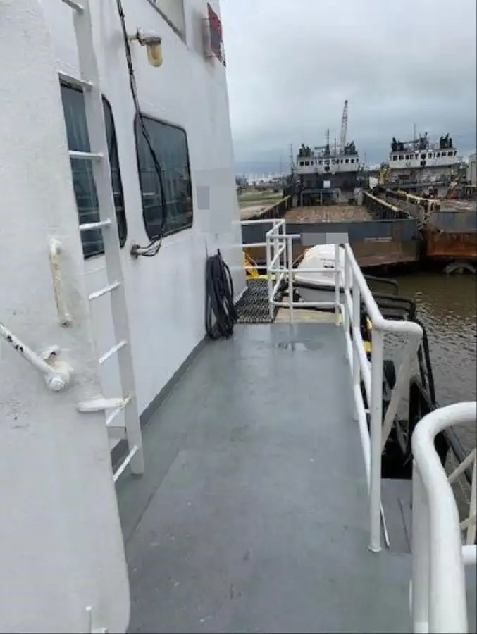 Kapal Bekal Pantas (FSV) untuk dijual