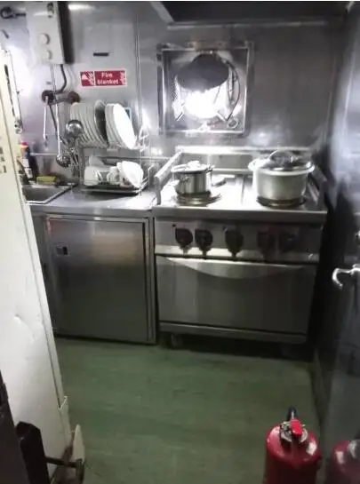 Kapal feri untuk dijual