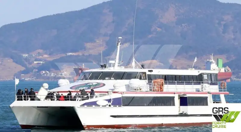 Kapal pelayaran untuk dijual