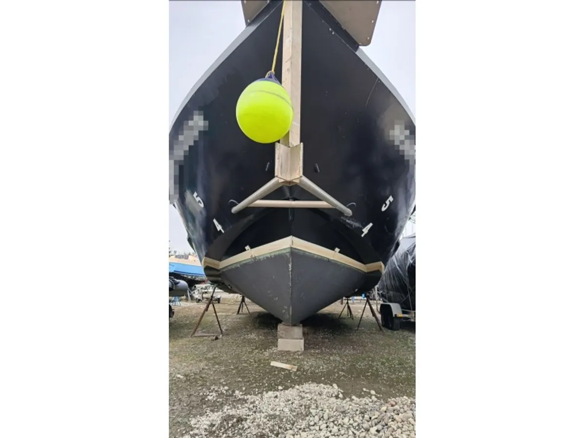Kapal tinjauan untuk dijual