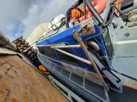 Kapal tinjauan untuk dijual
