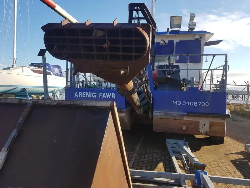 Kapal pengorek untuk dijual