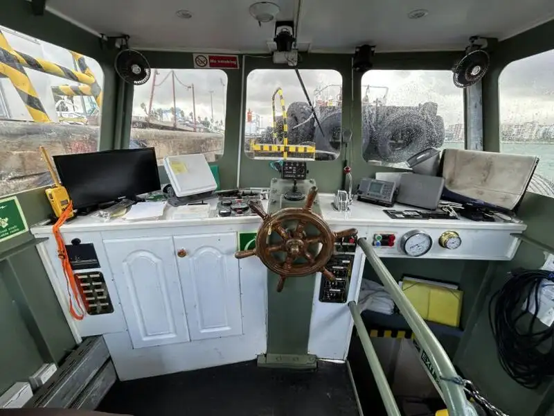 Kapal kerja untuk dijual